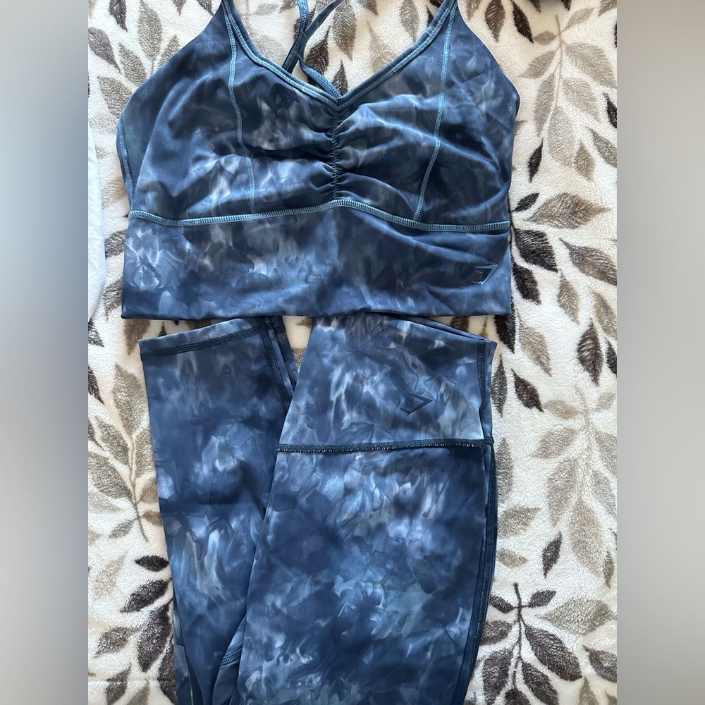 Gymshark bundle leggings and sports bra